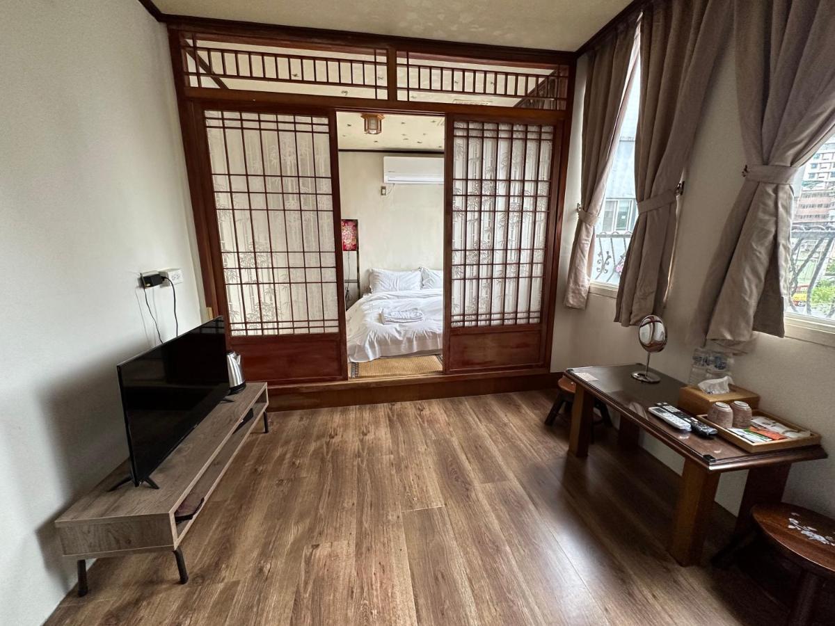 Ming Ren Hotspring Hotel Jiaoxi Exterior photo