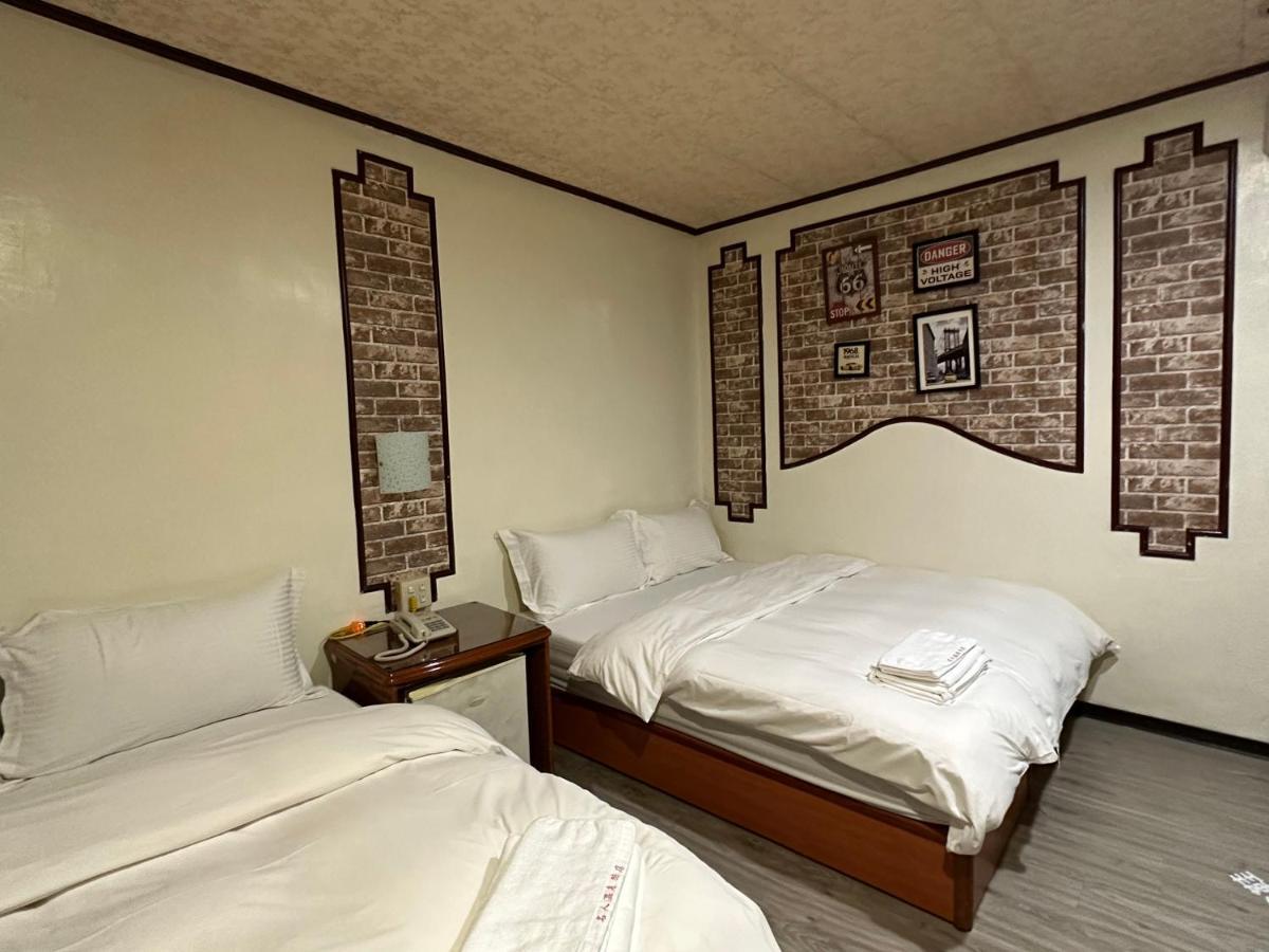 Ming Ren Hotspring Hotel Jiaoxi Exterior photo